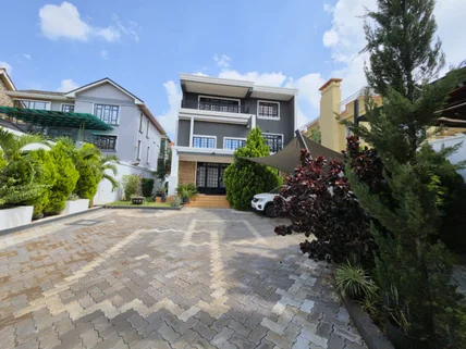 4-bedroom House for sale in Kiambu Road, Nairobi