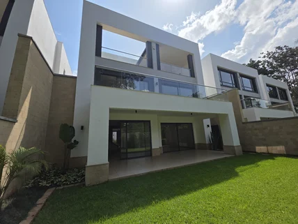 5-bedroom Townhouse for sale in Kyuna, Westlands