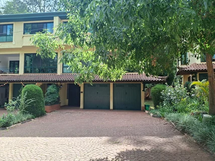 3-bedroom Townhouse for sale in Kyuna, Westlands