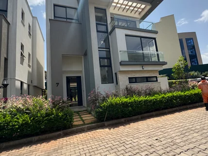 5-bedroom Villa for rent in Lavington, Nairobi