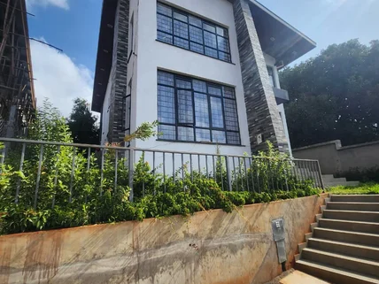 6-bedroom Townhouse for sale in Waithaka, Nairobi